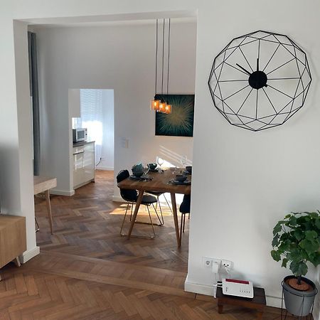 Grosse Wohnung In Westend Мюнхен Екстериор снимка