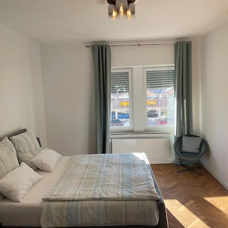 Grosse Wohnung In Westend Мюнхен Екстериор снимка