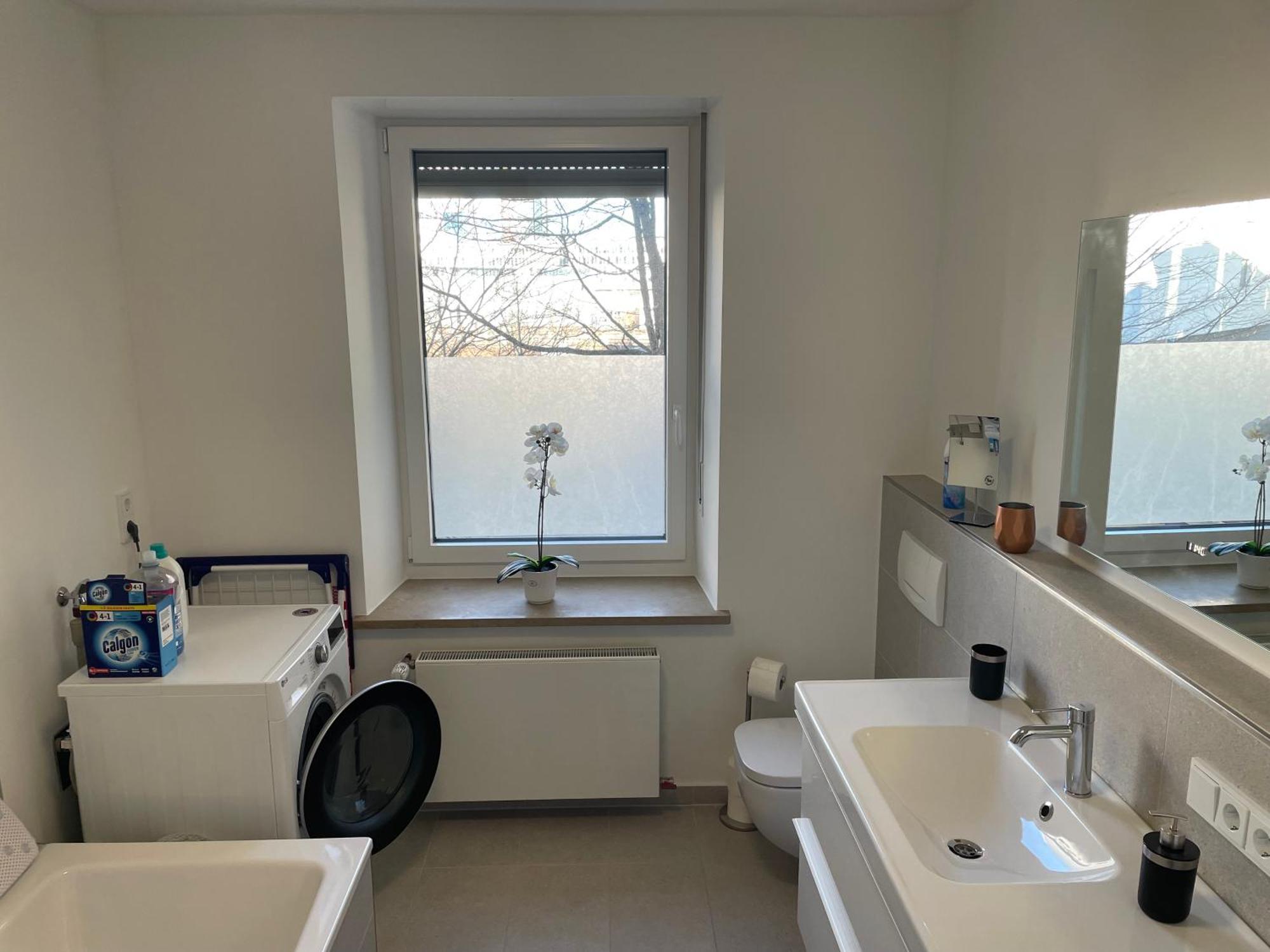 Grosse Wohnung In Westend Мюнхен Екстериор снимка