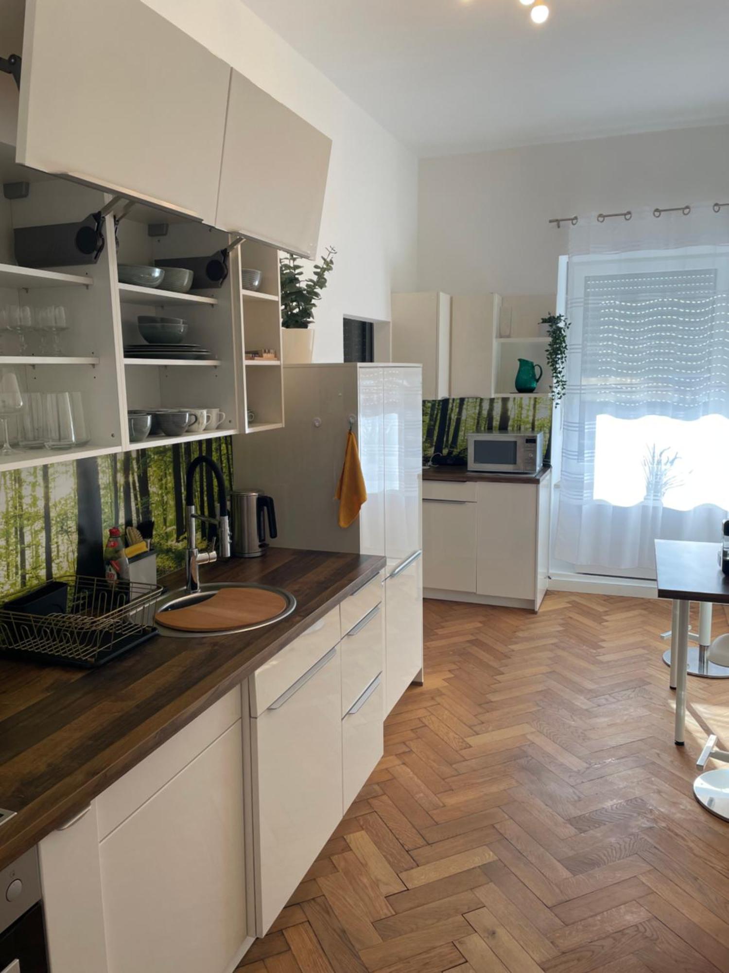 Grosse Wohnung In Westend Мюнхен Екстериор снимка